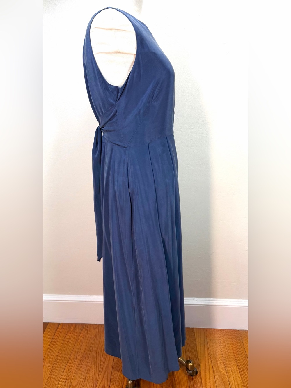 J. Peterman 100% Silk Navy Sleeveless Pleated Maxi Dress - Picture 3 of 8